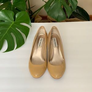 Steve Madden Patent Leather pumps size 6